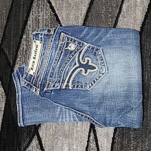 ROCK REVIVAL JOHANNA EMBROIDERED CAPRI DENIM JEAN